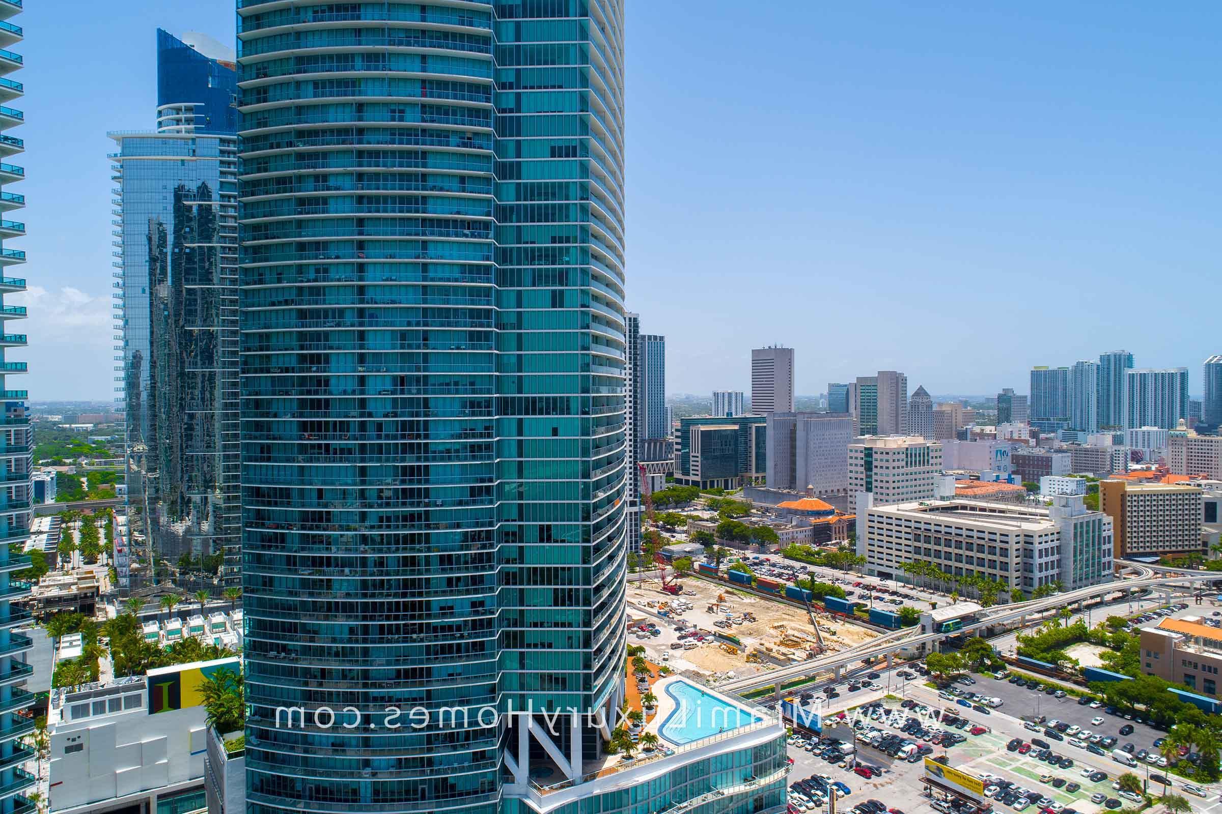 迈阿密市中心的滨海蓝公寓