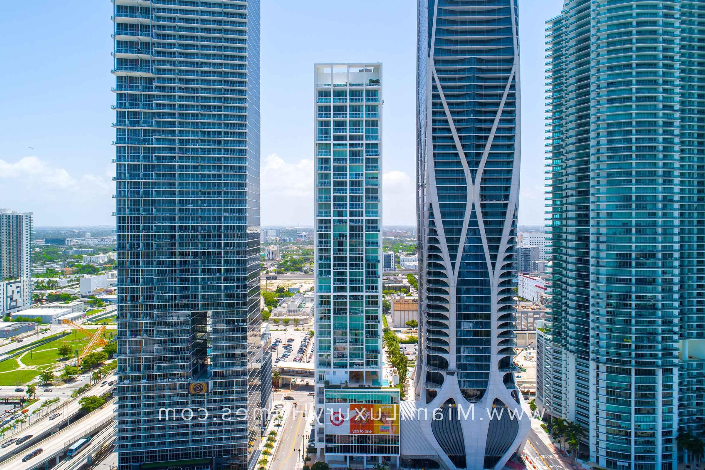迈阿密市中心的十博物馆公园公寓大楼